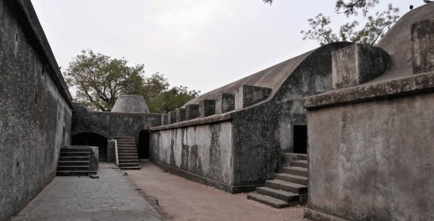 Shivadi Fort, Mumbai, Maharashtra, India